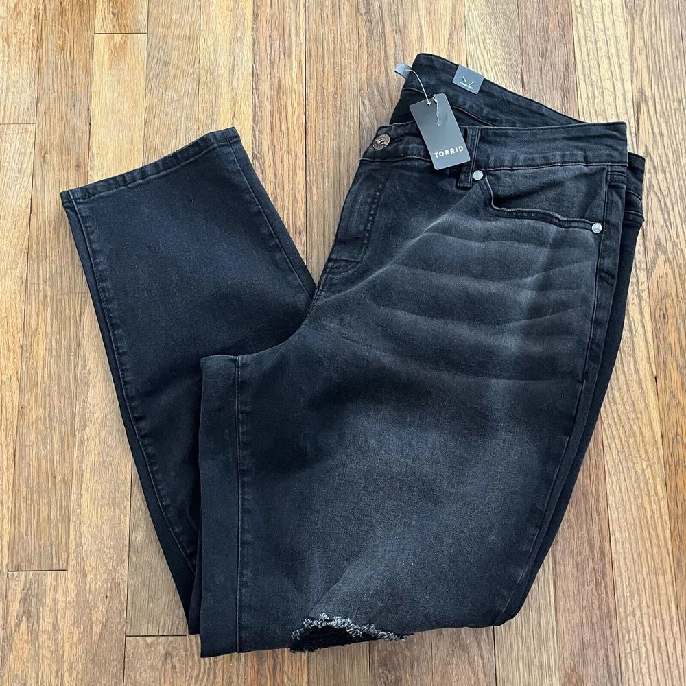 Torrid Plus Womens Plus Size Straight Blackout Distressed Jeans 22T NWT